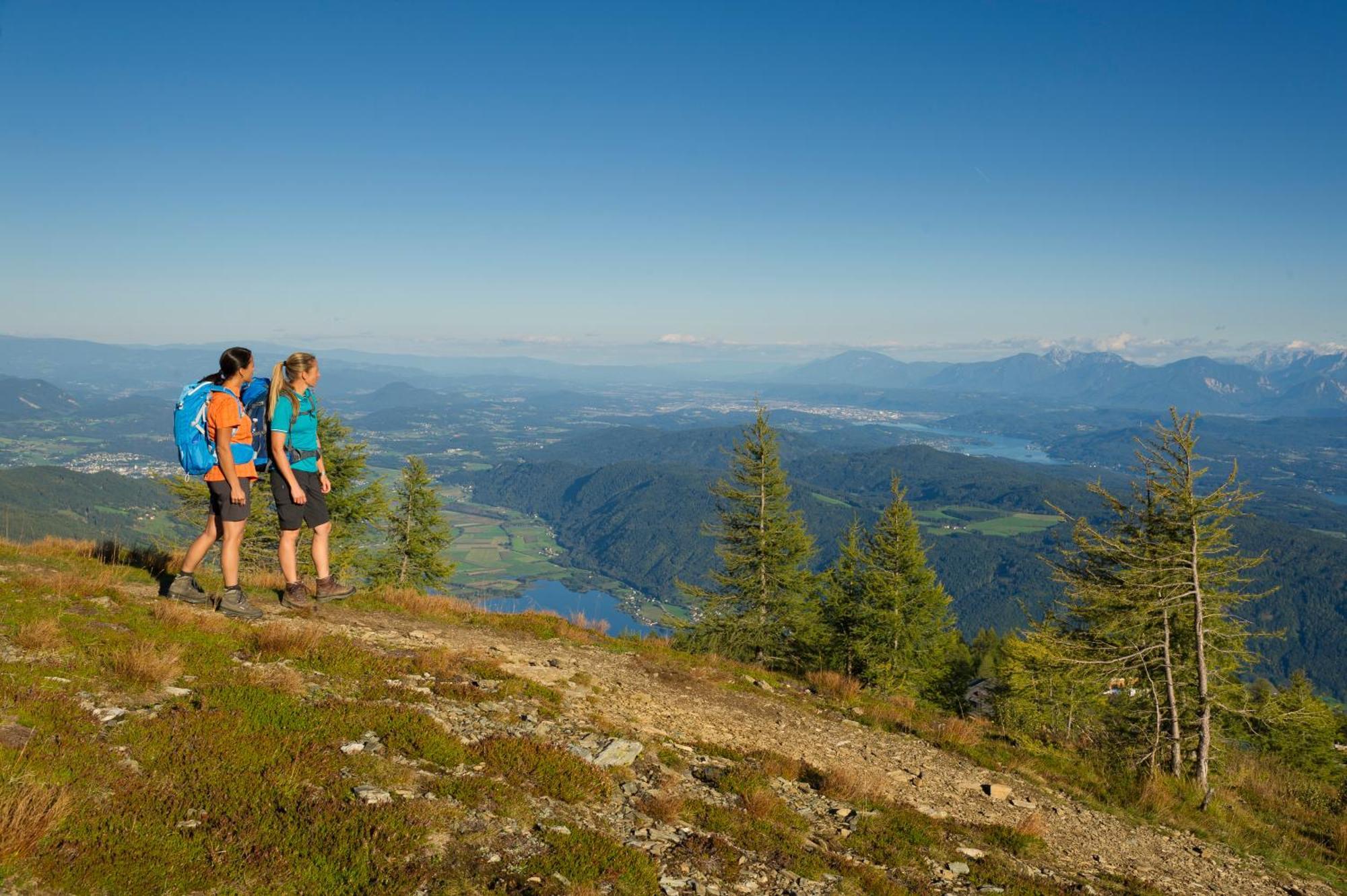 Blaues Haus Ferienwohnung Bodensdorf Ossiacher See Gerlitzen Alpe Luaran gambar
